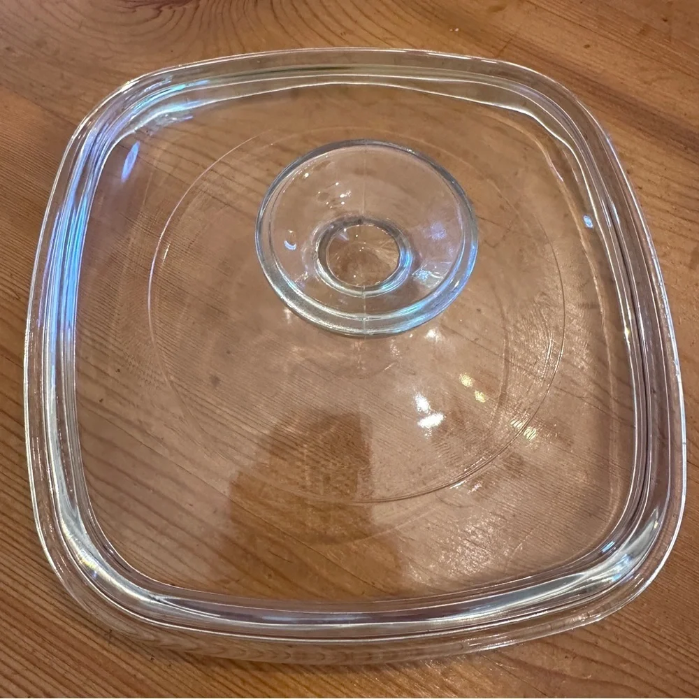 Vintage CorningWare dish 1 3/4 quart casserole dish from the 